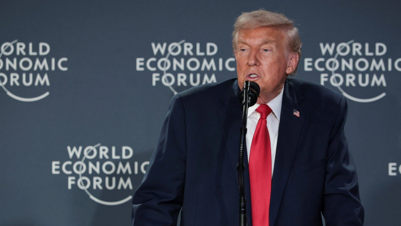 Trump Signals Greenland Deal Framework at Davos, Pauses Tariff Threat