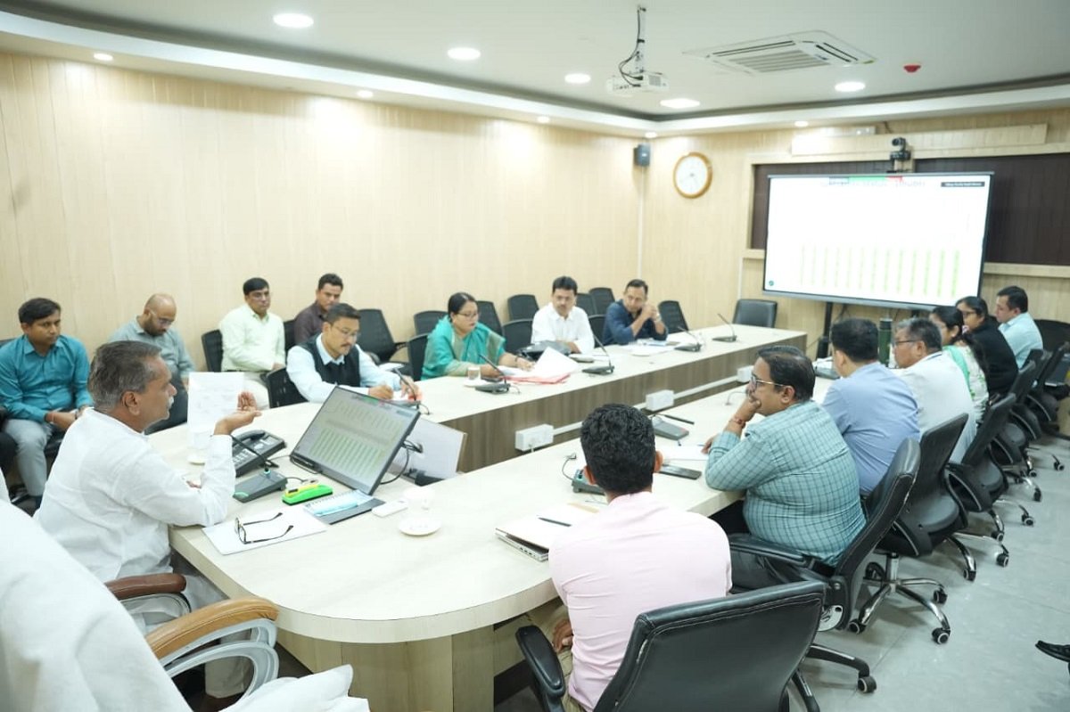 Ashok Singhal Reviews Healthcare Infrastructure, Pushes Flood Readiness and Expanded Maternal Care Across Assam
