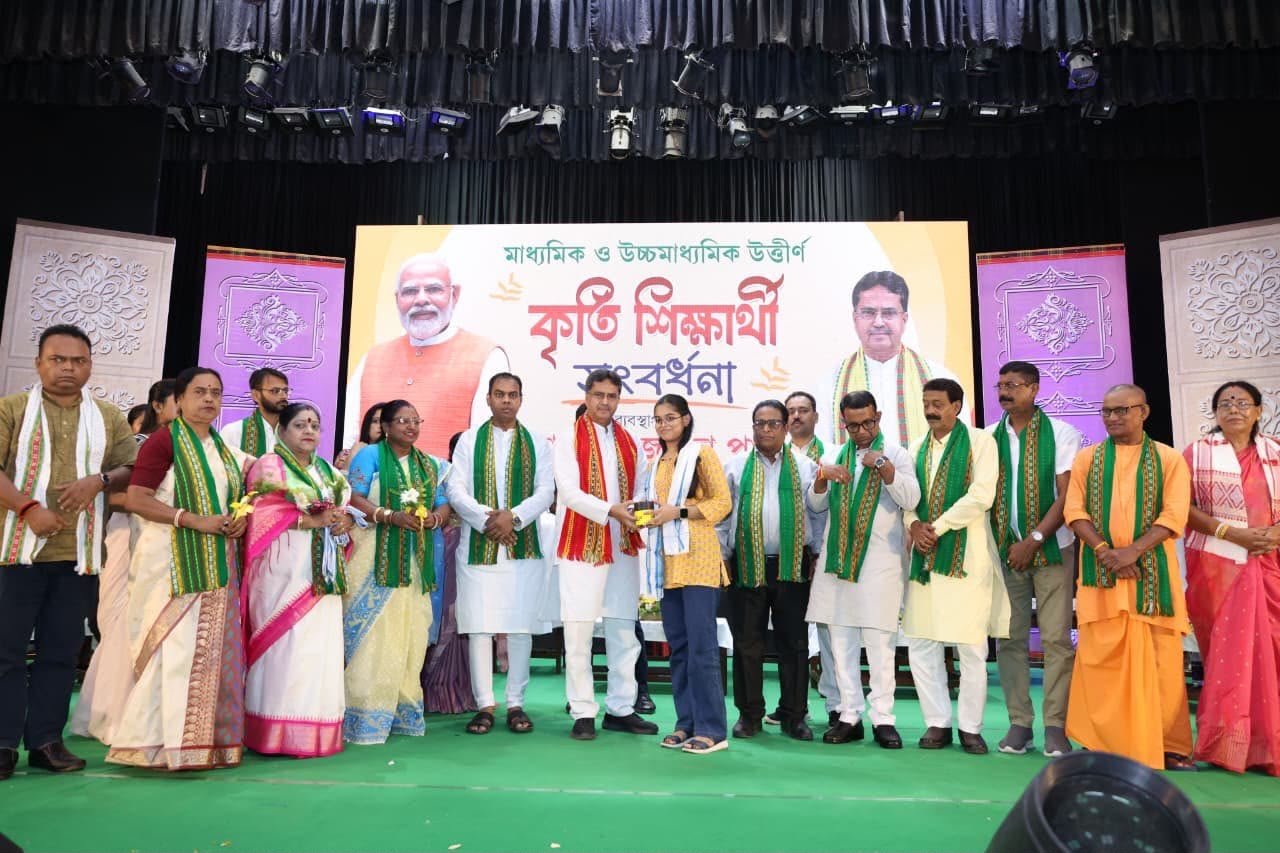Manik Saha Felicitates Secondary, Higher Secondary Toppers At Shyama Prasad Mookerjee Town Hall